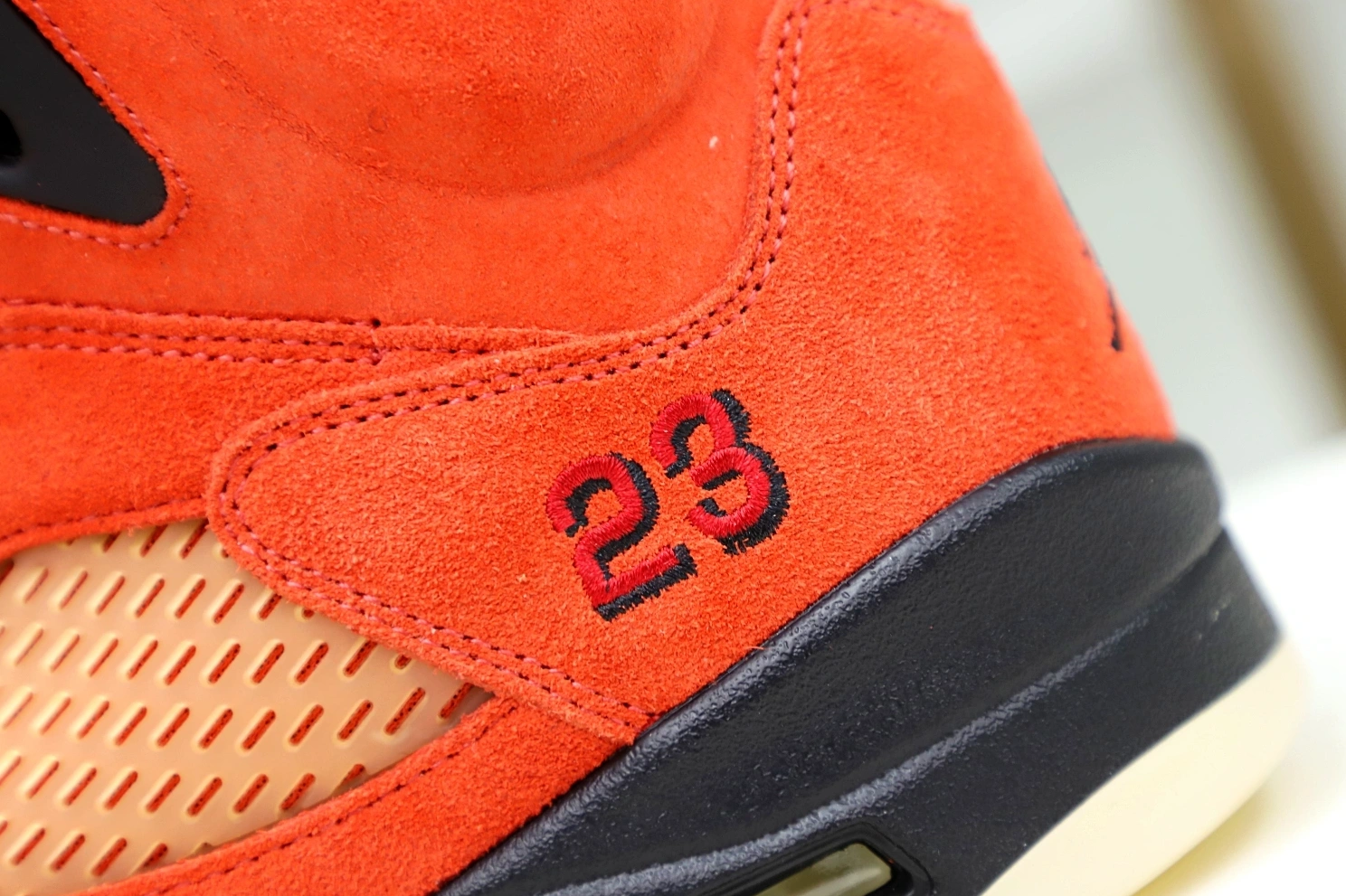 Air on Jordan Women 